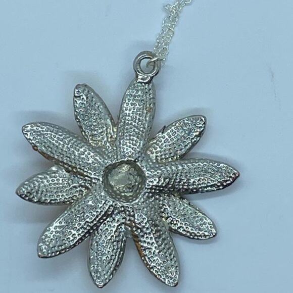 Multi-tone Orange Rhinestone Flower Necklace - Picture 7 of 7